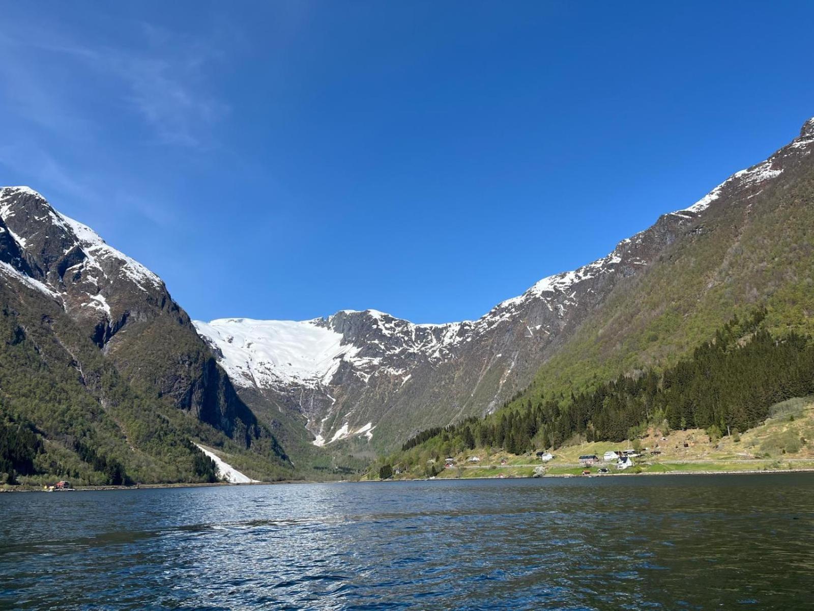 Der Fjordtraum In Balestrand Direkt Am Wasser מראה חיצוני תמונה
